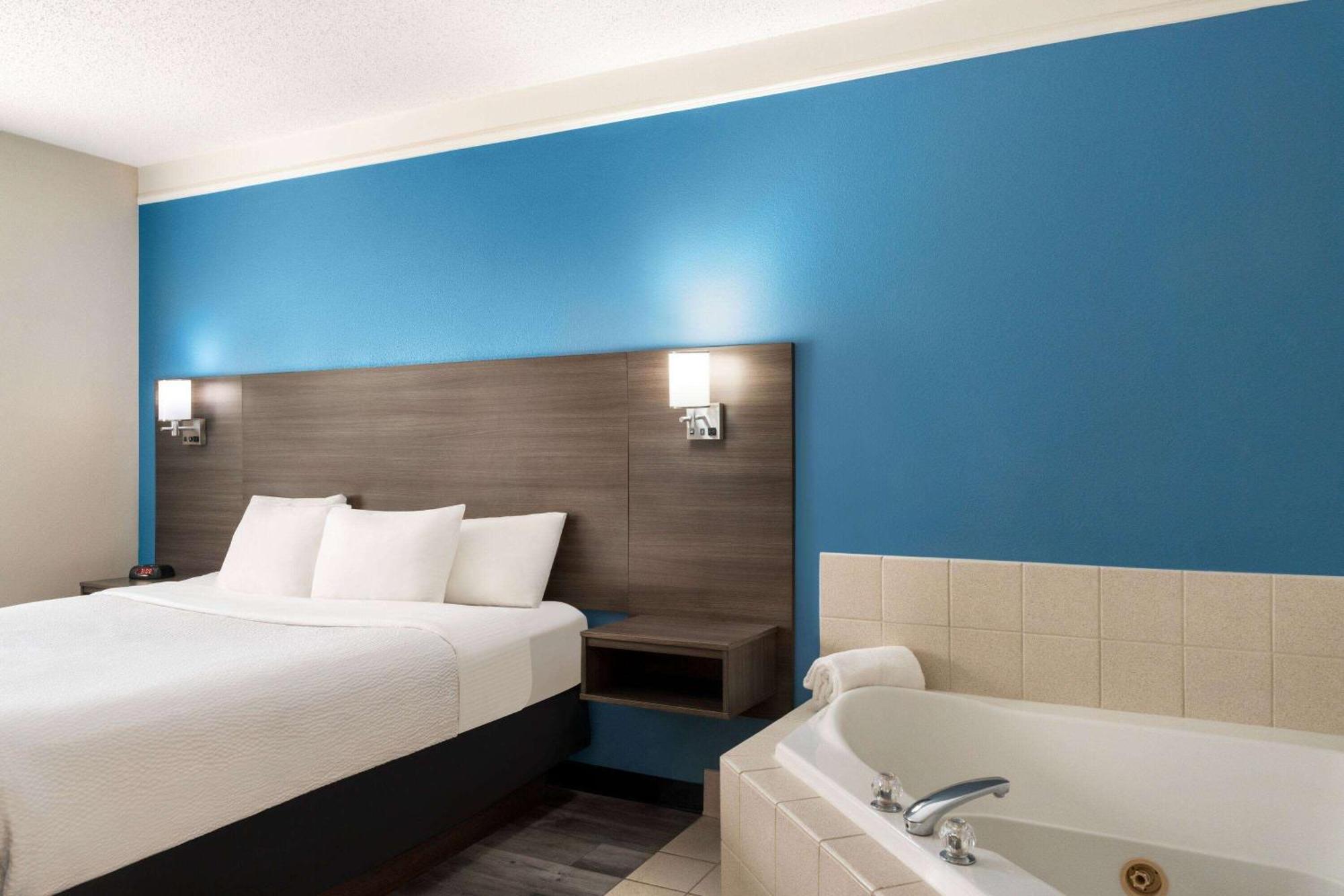 La Quinta By Wyndham Madison American Center Экстерьер фото